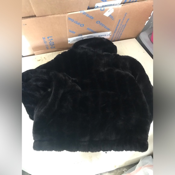 Women’s fur coat - Picture 4 of 5